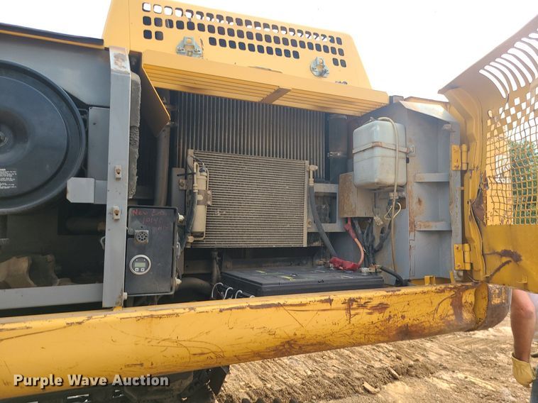 image for item MG9770 2004 John Deere 330C LC  excavator