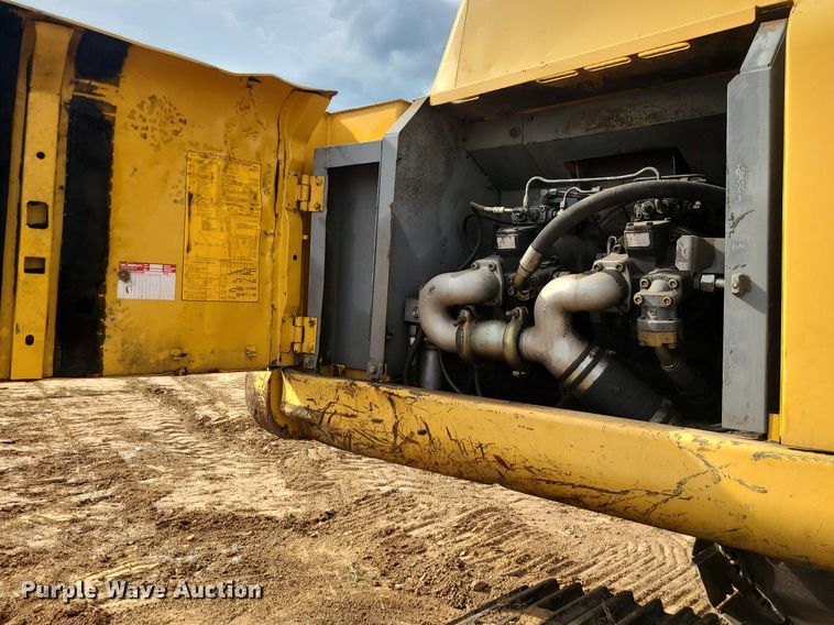 image for item MG9770 2004 John Deere 330C LC  excavator