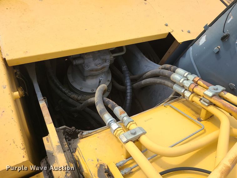 image for item MG9770 2004 John Deere 330C LC  excavator