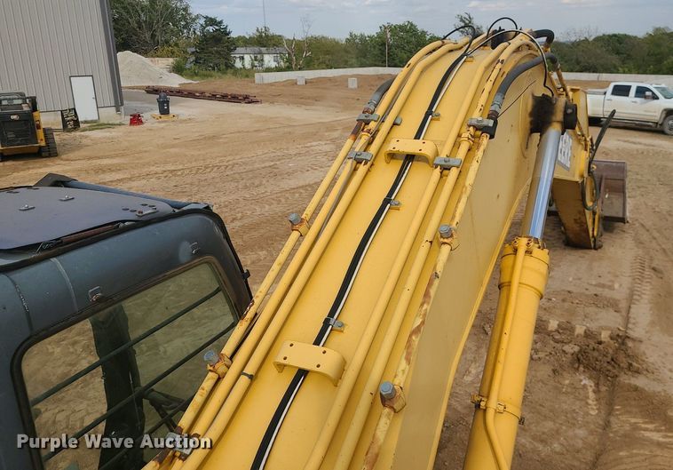 image for item MG9770 2004 John Deere 330C LC  excavator