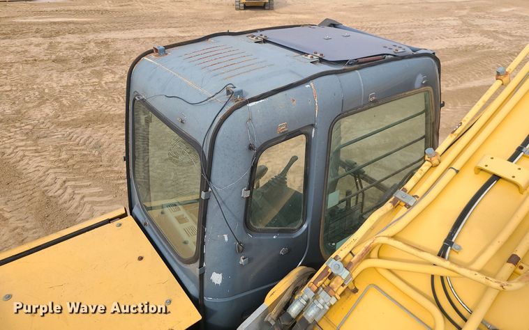 image for item MG9770 2004 John Deere 330C LC  excavator