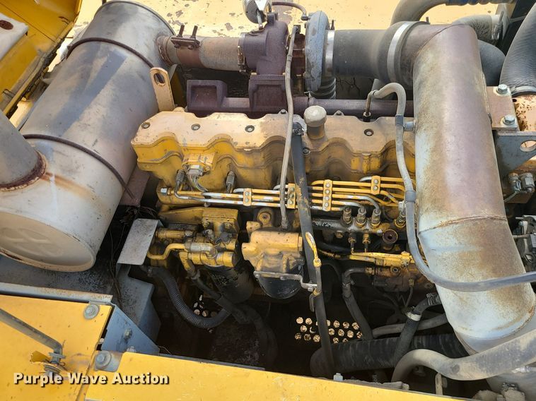 image for item MG9770 2004 John Deere 330C LC  excavator