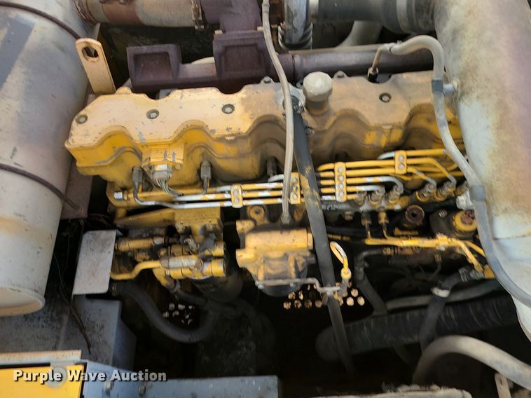 image for item MG9770 2004 John Deere 330C LC  excavator