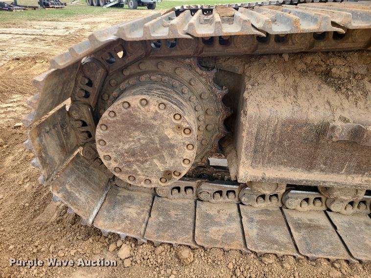 image for item MG9770 2004 John Deere 330C LC  excavator