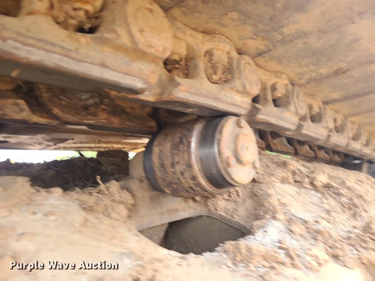 image for item MG9770 2004 John Deere 330C LC  excavator