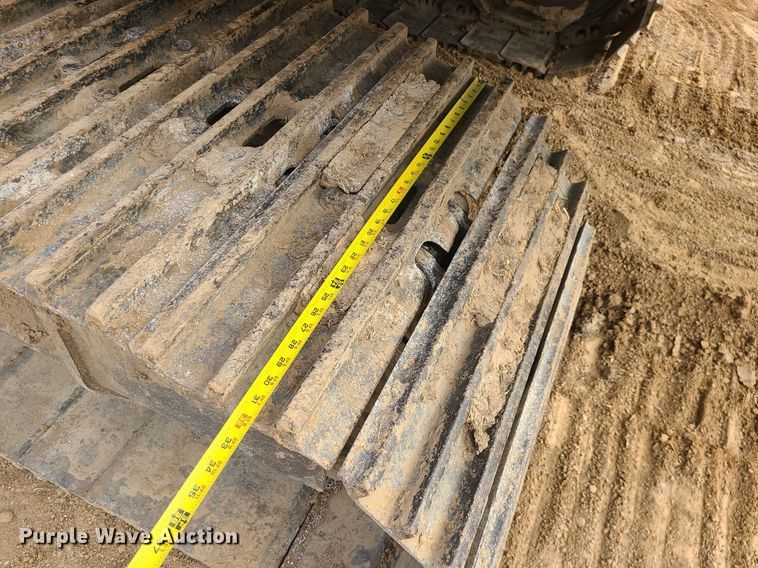 image for item MG9770 2004 John Deere 330C LC  excavator