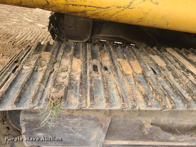 image for item MG9770 2004 John Deere 330C LC  excavator