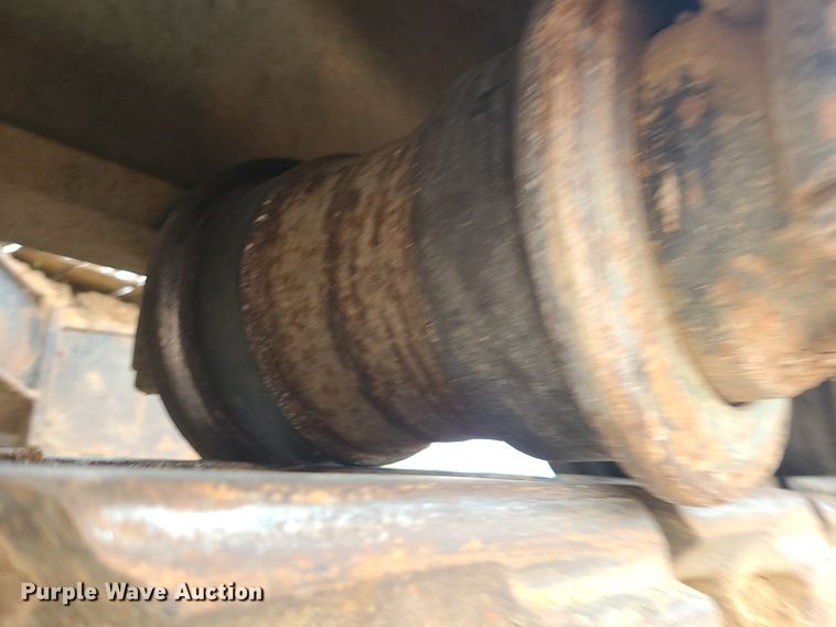 image for item MG9770 2004 John Deere 330C LC  excavator