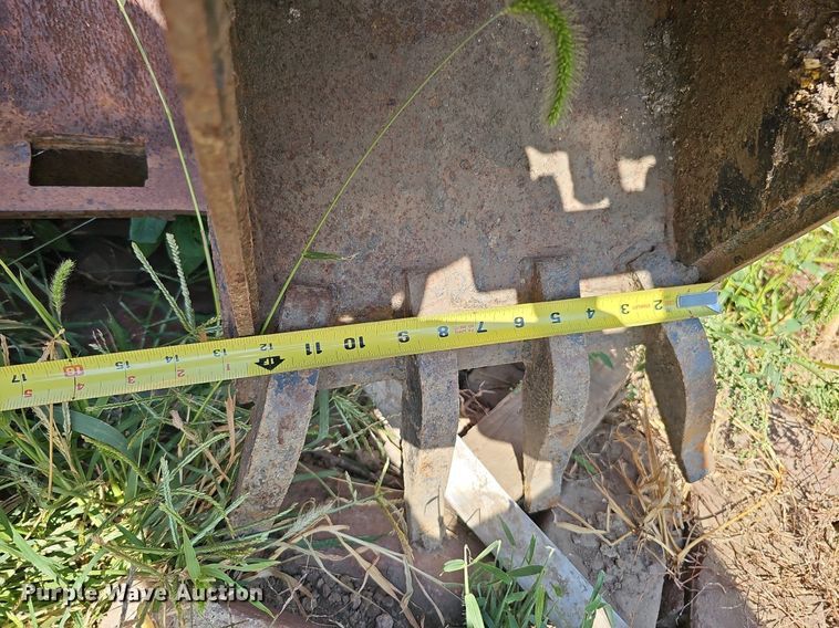 image for item MH9348 Skidhoe  skid steer backhoe