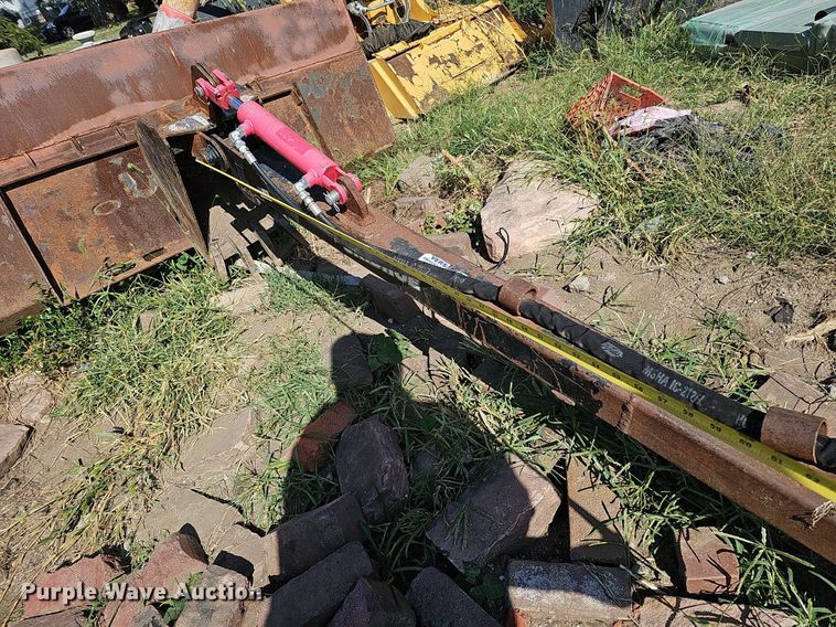 image for item MH9348 Skidhoe  skid steer backhoe