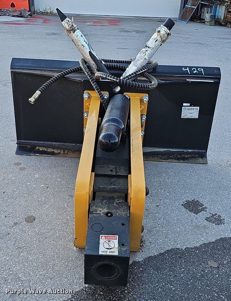 image for item MH9382 2022 Agrotk SSHH680  skid steer breaker