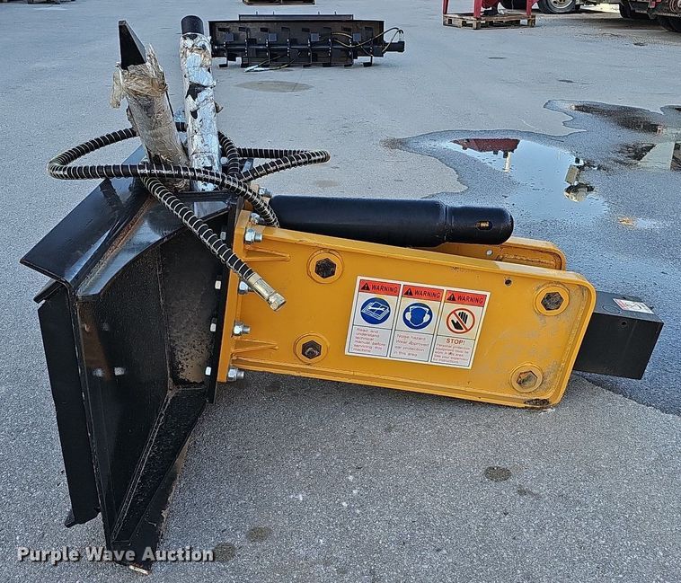 image for item MH9382 2022 Agrotk SSHH680  skid steer breaker