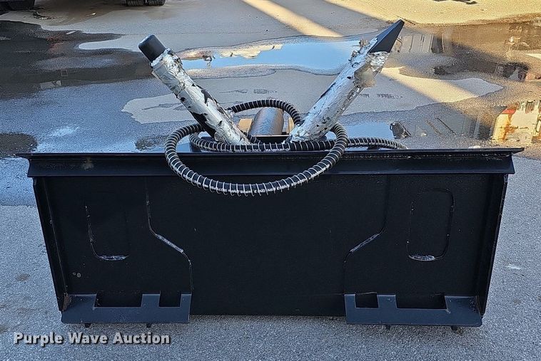 image for item MH9382 2022 Agrotk SSHH680  skid steer breaker