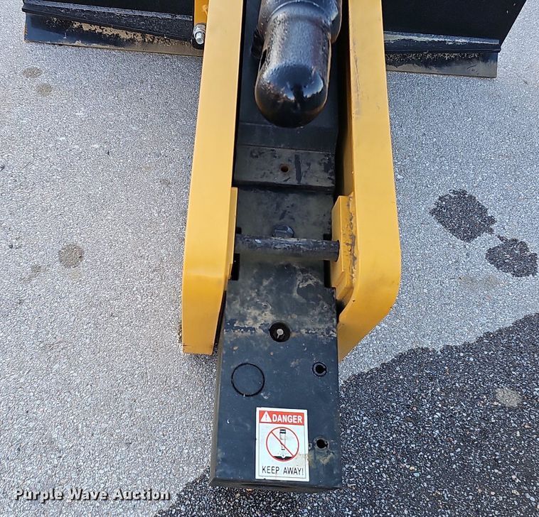 image for item MH9382 2022 Agrotk SSHH680  skid steer breaker