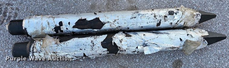 image for item MH9382 2022 Agrotk SSHH680  skid steer breaker