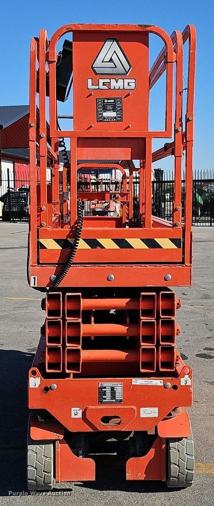 image for item MH9389 2018 LGMG AS2632E  scissor lift