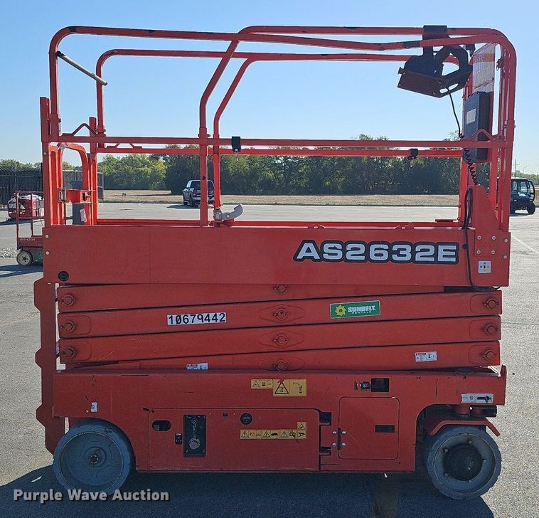 image for item MH9389 2018 LGMG AS2632E  scissor lift