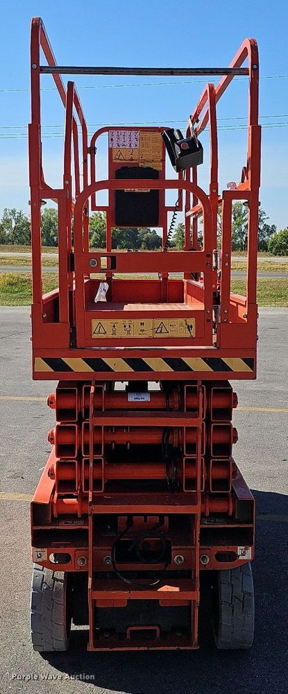 image for item MH9389 2018 LGMG AS2632E  scissor lift
