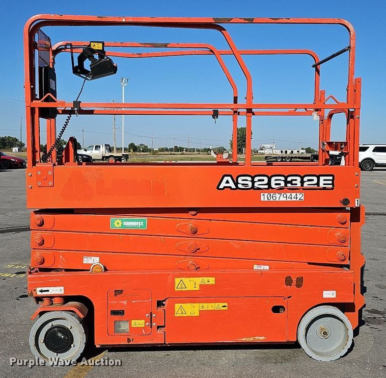 image for item MH9389 2018 LGMG AS2632E  scissor lift