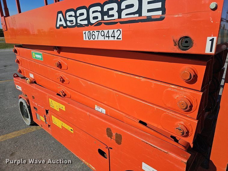 image for item MH9389 2018 LGMG AS2632E  scissor lift