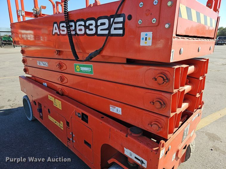 image for item MH9389 2018 LGMG AS2632E  scissor lift