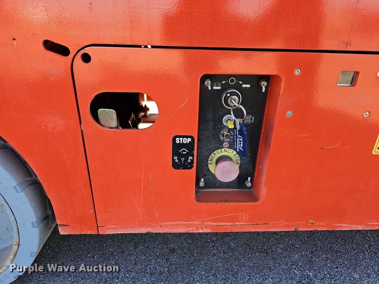 image for item MH9389 2018 LGMG AS2632E  scissor lift