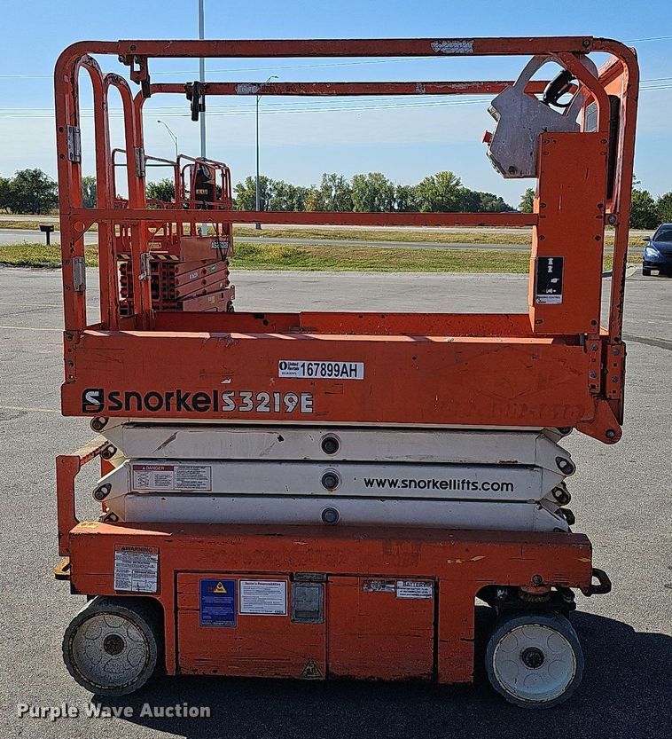 image for item MH9390 2016 Snorkel S3219E  scissor lift