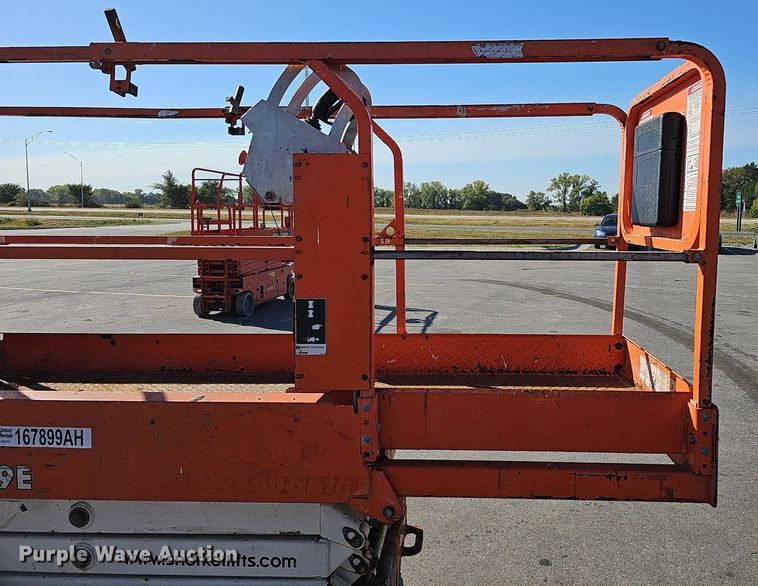 image for item MH9390 2016 Snorkel S3219E  scissor lift