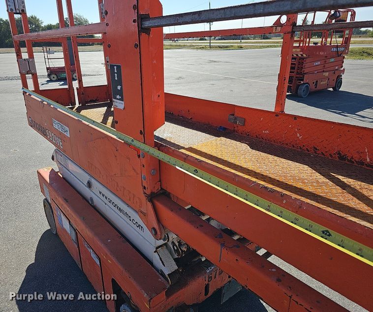 image for item MH9390 2016 Snorkel S3219E  scissor lift