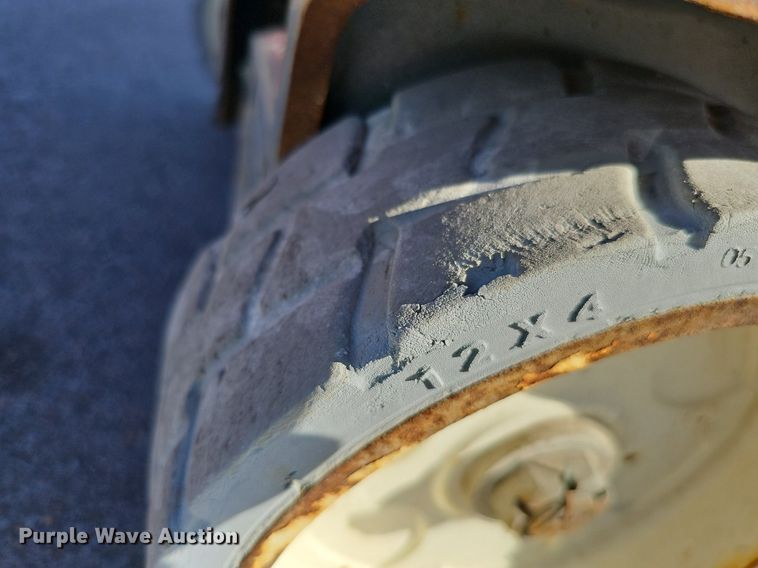 image for item MH9390 2016 Snorkel S3219E  scissor lift