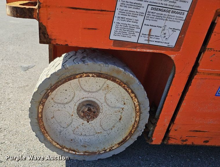 image for item MH9390 2016 Snorkel S3219E  scissor lift