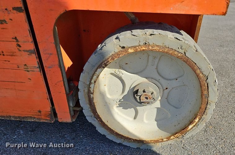 image for item MH9390 2016 Snorkel S3219E  scissor lift