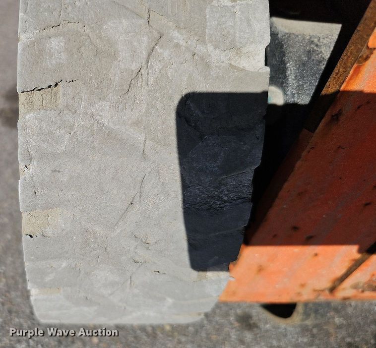 image for item MH9390 2016 Snorkel S3219E  scissor lift