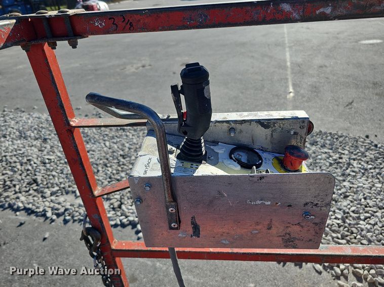 image for item MH9391 2012 Skyjack SJ12  vertical lift