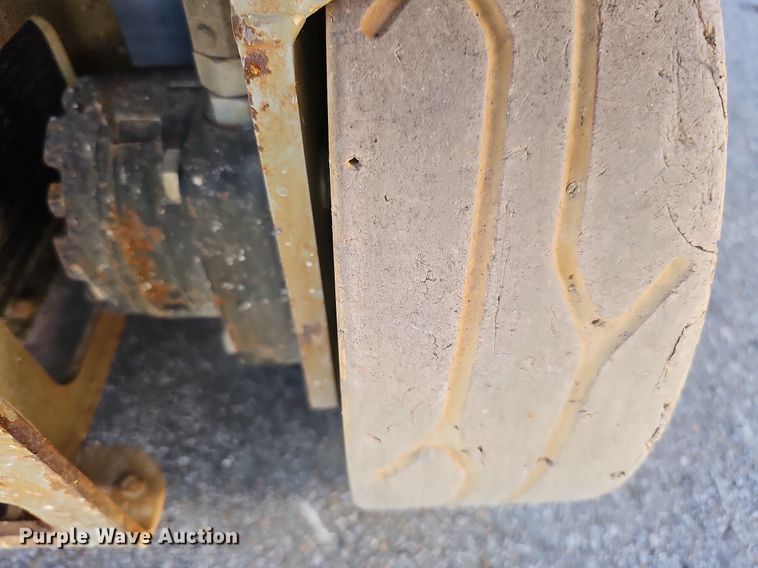 image for item MH9391 2012 Skyjack SJ12  vertical lift