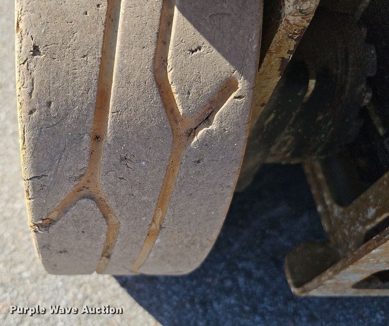 image for item MH9391 2012 Skyjack SJ12  vertical lift