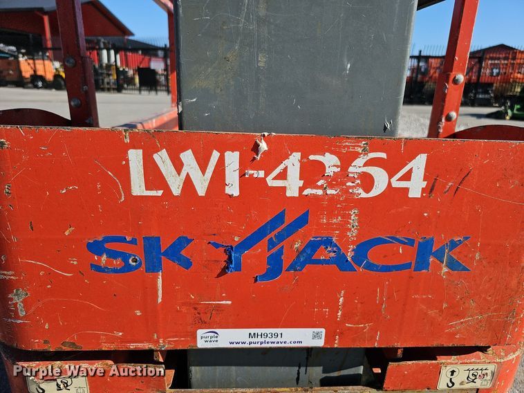 image for item MH9391 2012 Skyjack SJ12  vertical lift