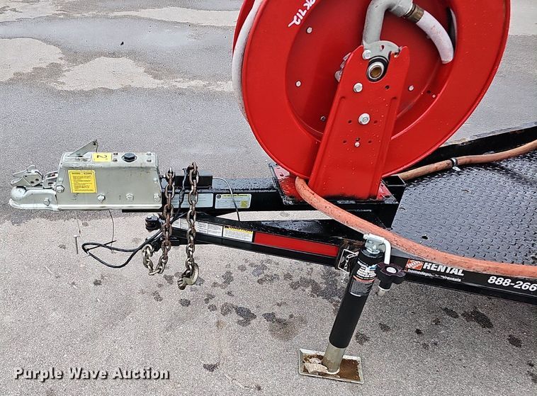 image for item MH9404 2001 Ingersoll Rand  P185WJDJ air compressor