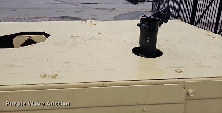 image for item MH9404 2001 Ingersoll Rand  P185WJDJ air compressor