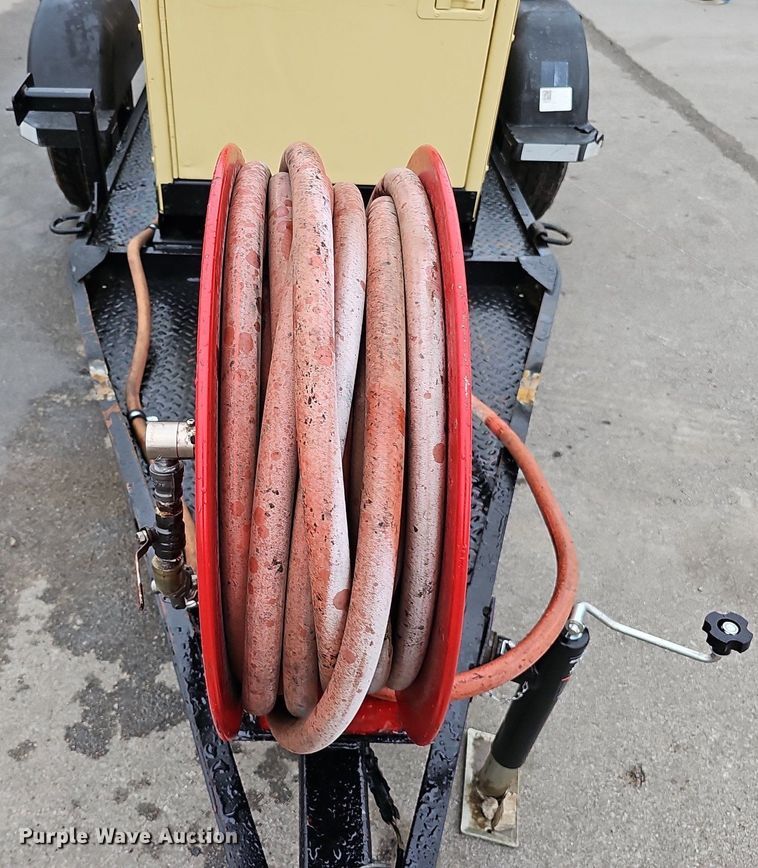 image for item MH9404 2001 Ingersoll Rand  P185WJDJ air compressor