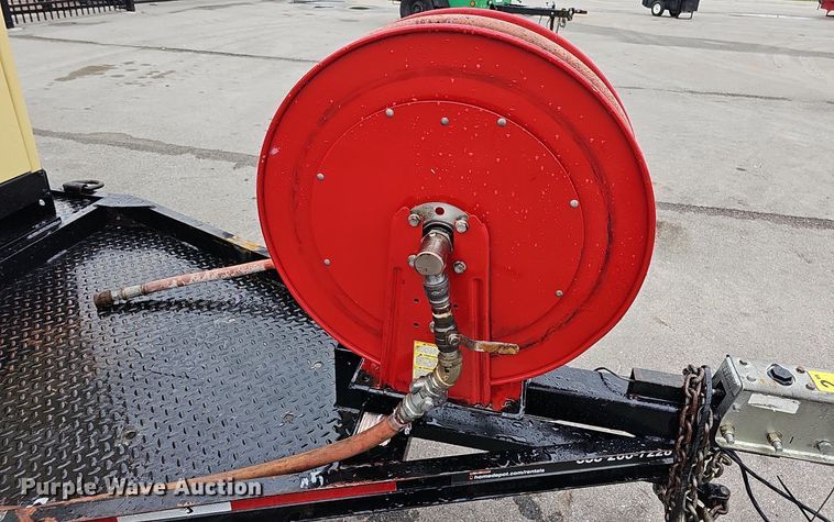 image for item MH9404 2001 Ingersoll Rand  P185WJDJ air compressor