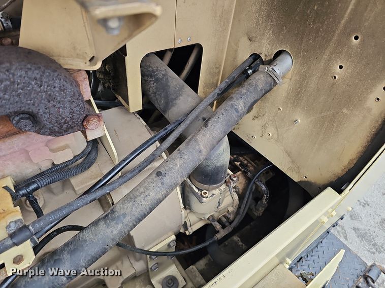 image for item MH9404 2001 Ingersoll Rand  P185WJDJ air compressor