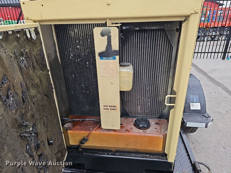 image for item MH9404 2001 Ingersoll Rand  P185WJDJ air compressor