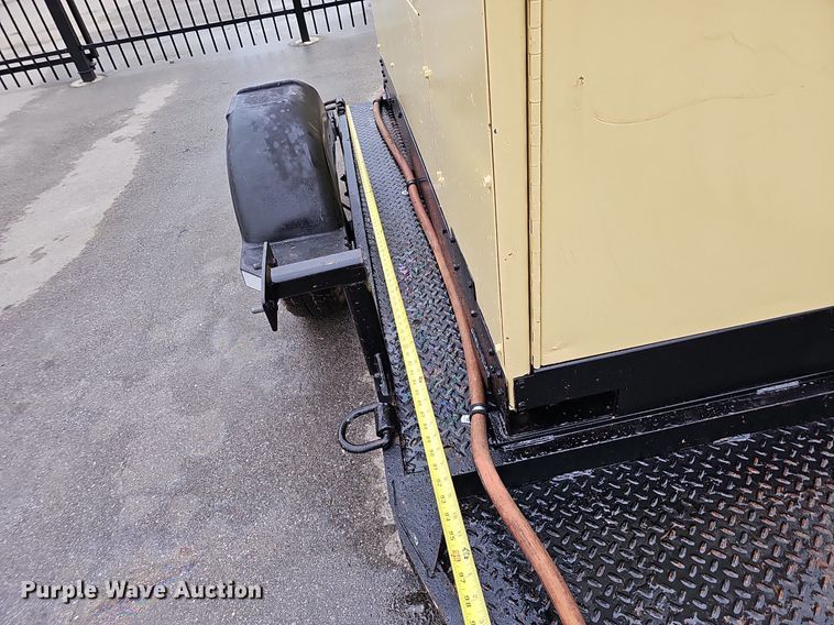 image for item MH9404 2001 Ingersoll Rand  P185WJDJ air compressor