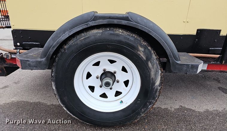 image for item MH9404 2001 Ingersoll Rand  P185WJDJ air compressor