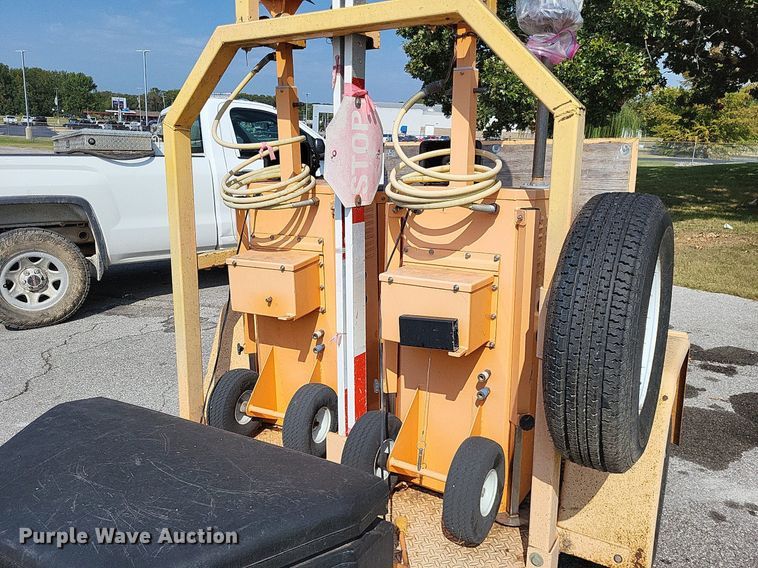 image for item MI9791 2013 Traffic signal trailer