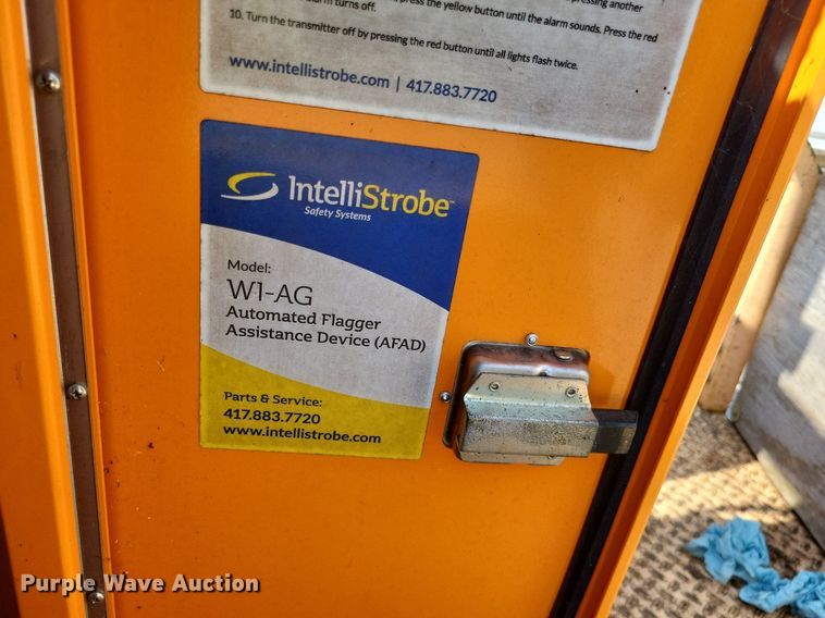 image for item MI9791 2013 Traffic signal trailer