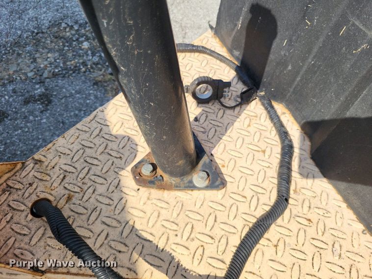 image for item MI9791 2013 Traffic signal trailer