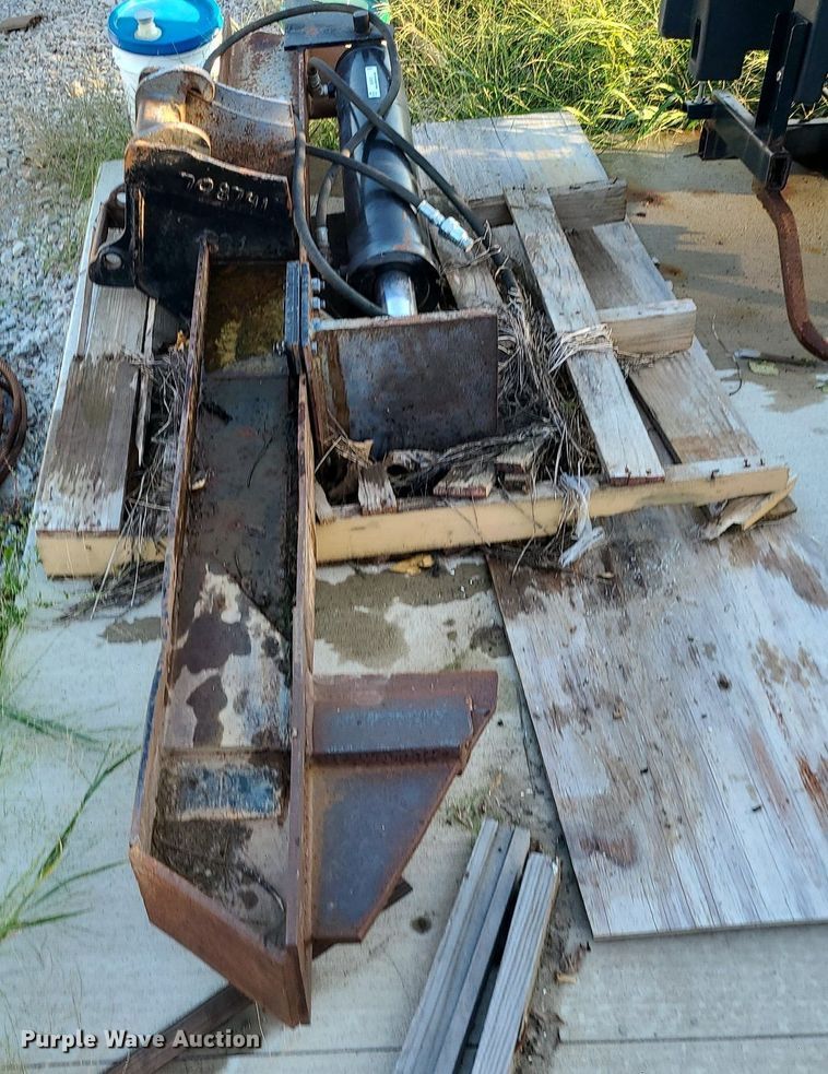 image for item MJ9415 Excavator wood splitter