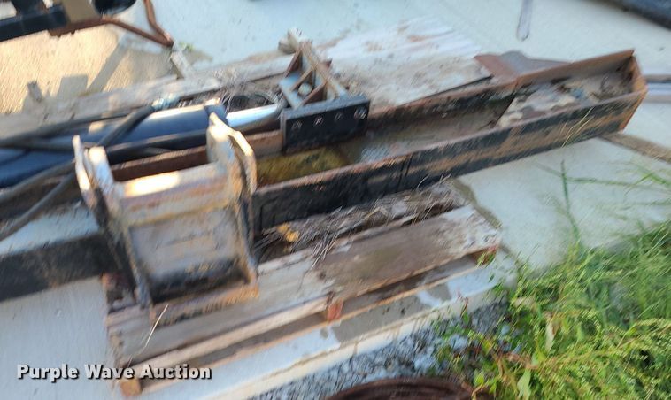 image for item MJ9415 Excavator wood splitter